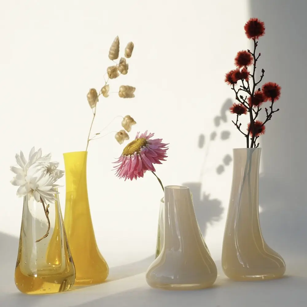 Drop-vaze (Drop vaser) iz istoimene kolekcije; dizajn i izrada: Bettina Schori || fotografije: ljubaznošću Betine Šori (Bettina Schori)